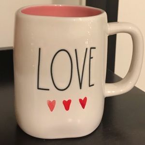 Rae Dunn valentines mug.
